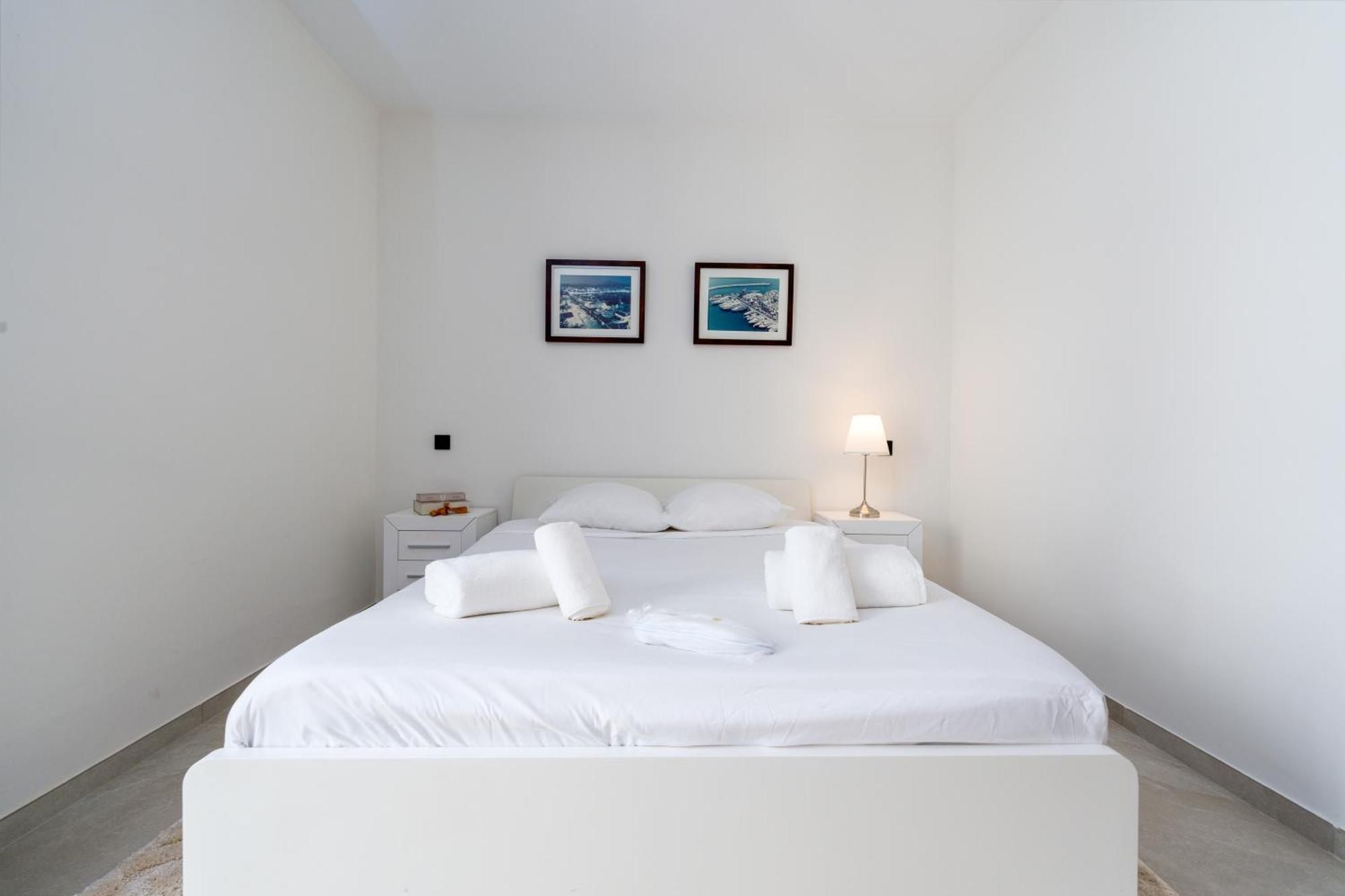 243-Fully Renovated-Puerto Banus Marbella Front Line Penthouse Appartement Buitenkant foto