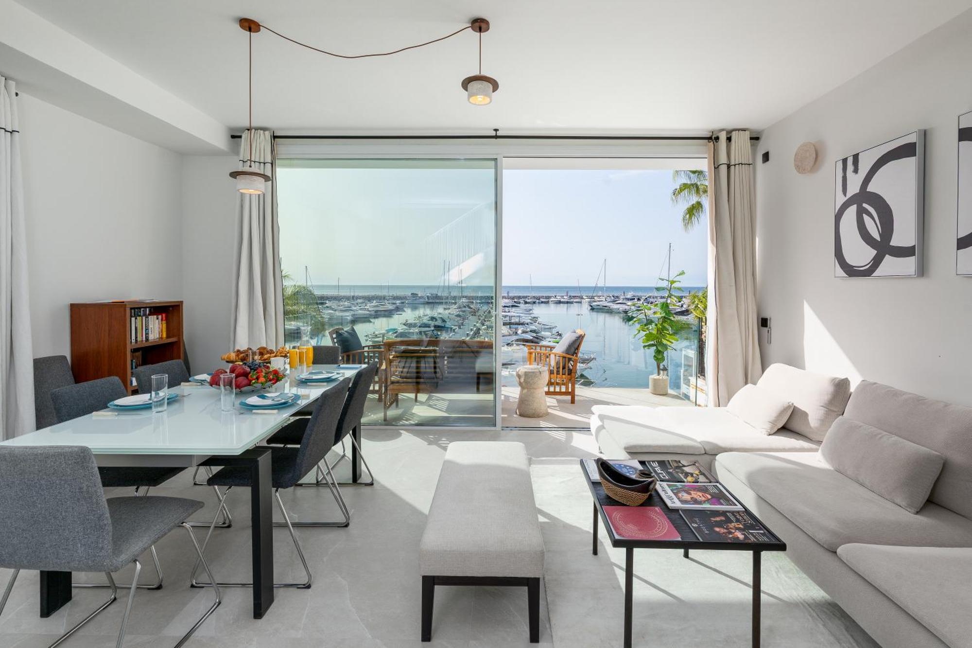 243-Fully Renovated-Puerto Banus Marbella Front Line Penthouse Appartement Buitenkant foto