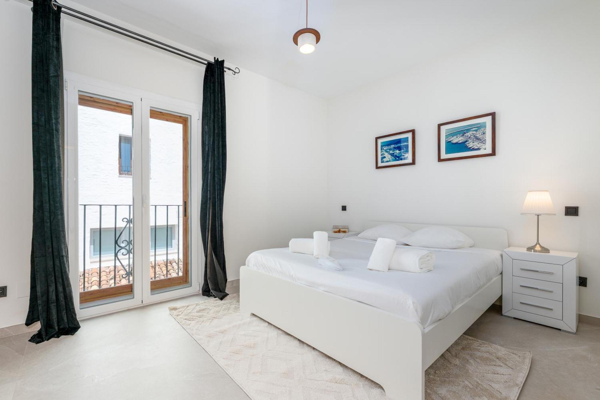 243-Fully Renovated-Puerto Banus Marbella Front Line Penthouse Appartement Buitenkant foto