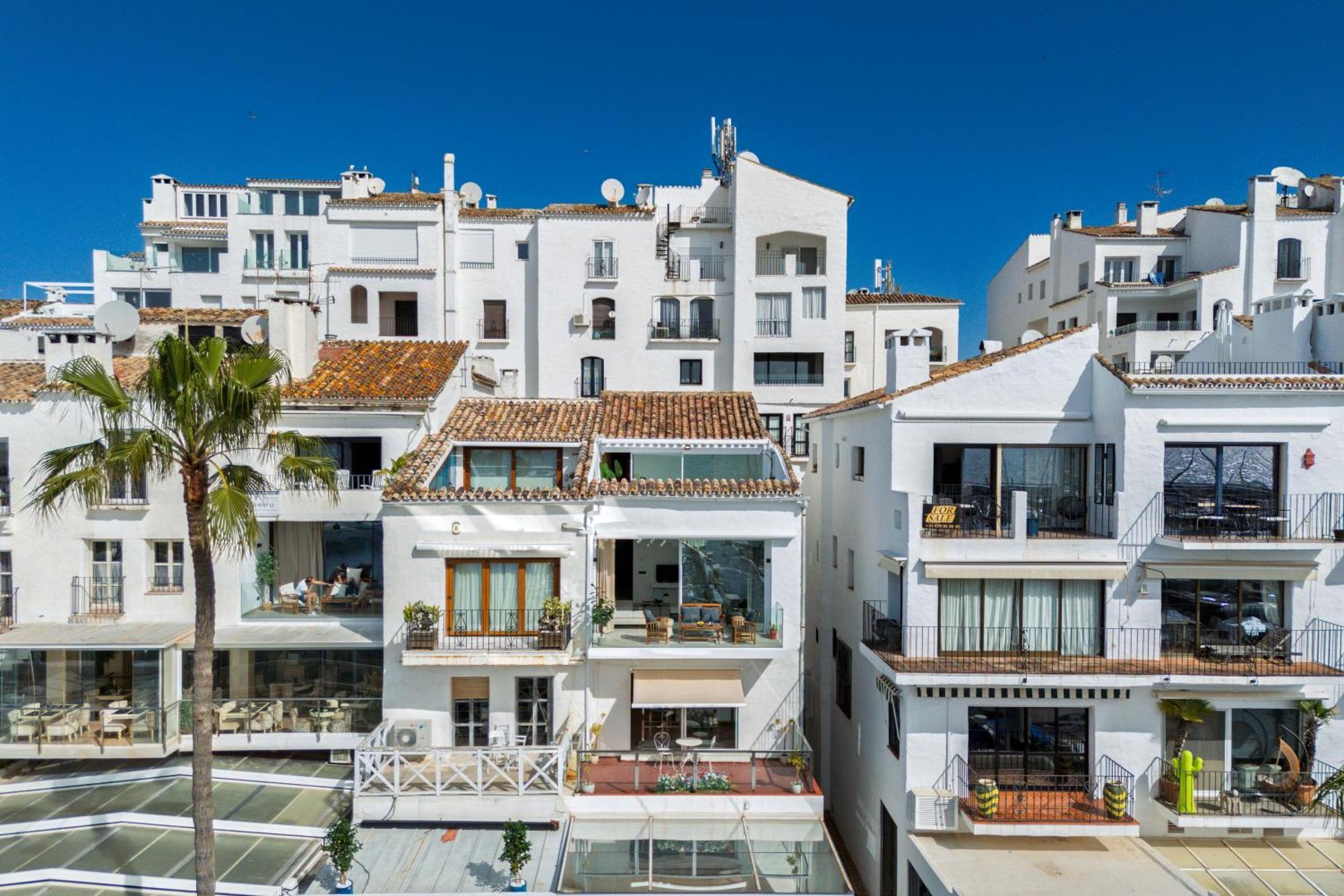243-Fully Renovated-Puerto Banus Marbella Front Line Penthouse Appartement Buitenkant foto