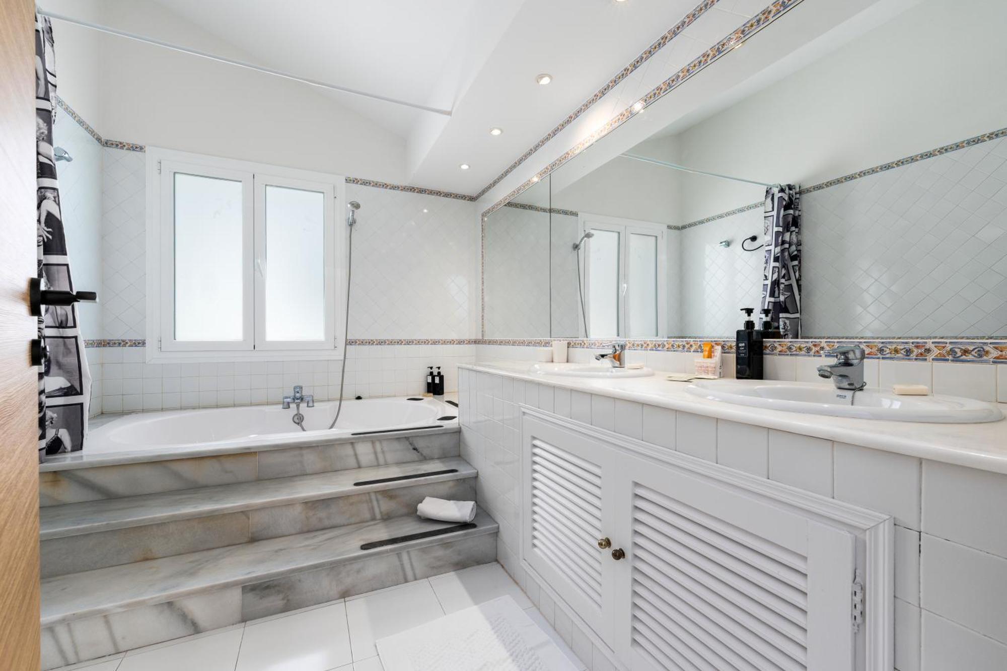 243-Fully Renovated-Puerto Banus Marbella Front Line Penthouse Appartement Buitenkant foto