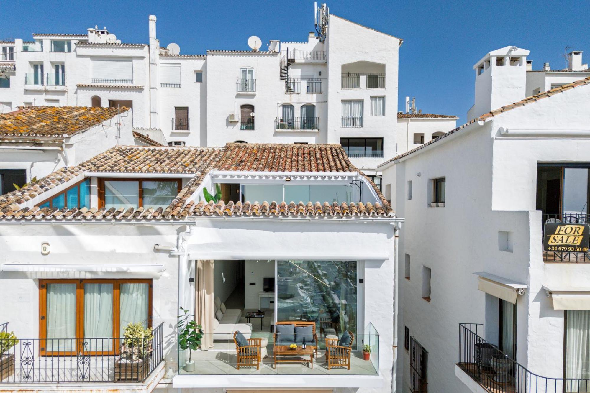 243-Fully Renovated-Puerto Banus Marbella Front Line Penthouse Appartement Buitenkant foto