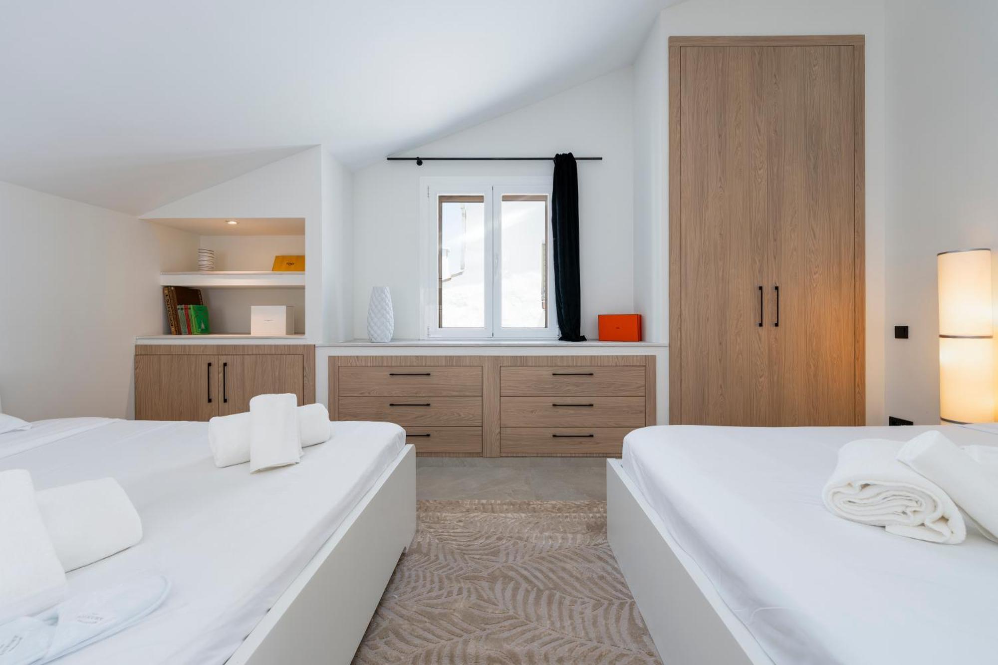 243-Fully Renovated-Puerto Banus Marbella Front Line Penthouse Appartement Buitenkant foto