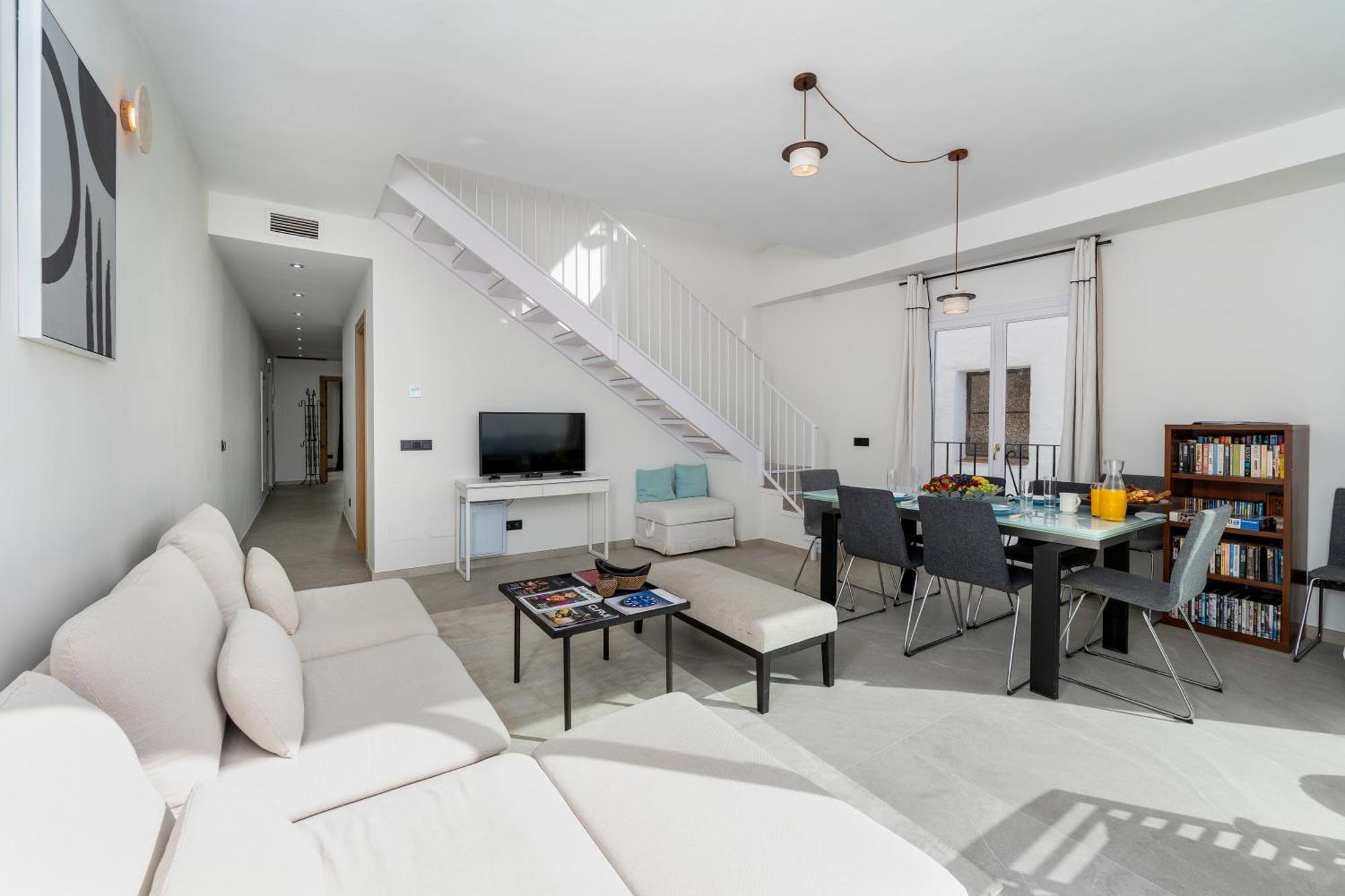 243-Fully Renovated-Puerto Banus Marbella Front Line Penthouse Appartement Buitenkant foto