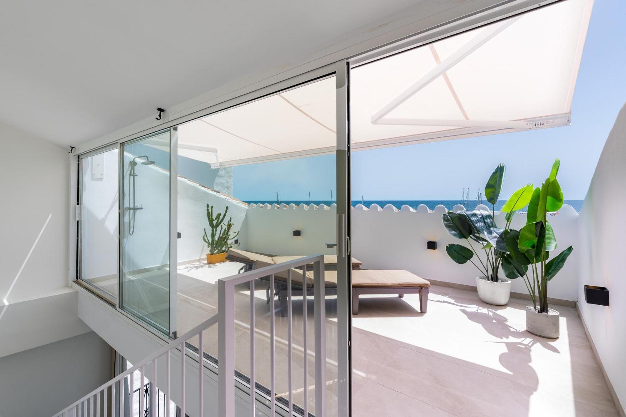 243-Fully Renovated-Puerto Banus Marbella Front Line Penthouse Appartement Buitenkant foto