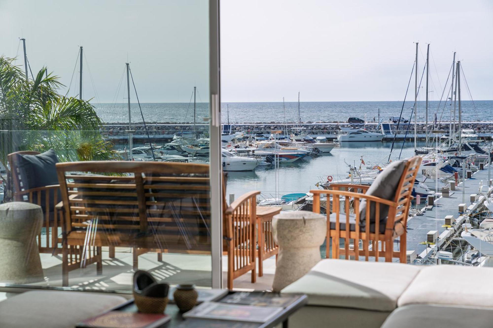 243-Fully Renovated-Puerto Banus Marbella Front Line Penthouse Appartement Buitenkant foto